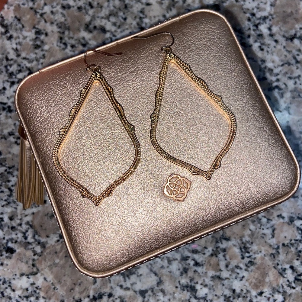 Gold Kendra Scott Earrings (Sophee Drop)